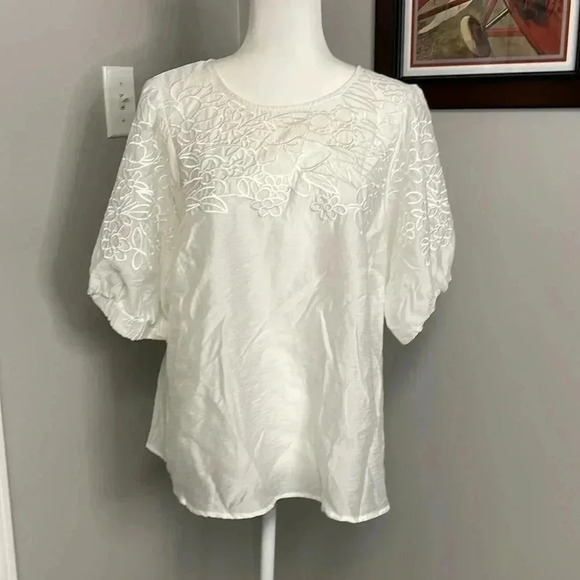 Ryegrass Tops - Ryegrass white embroidered puff sleeve top XL